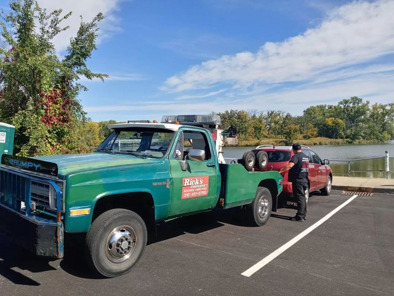 Fast and Reliable Emergency Towing in Chicago